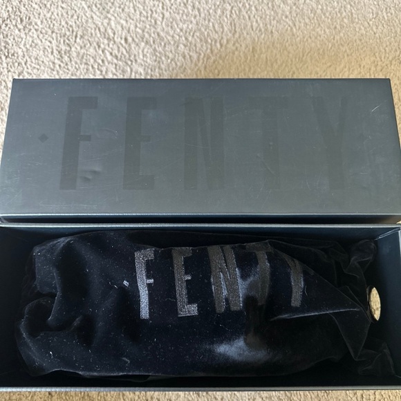 Rihanna Leadcat Fenty Quarry-Puma Silver Slides - Picture 4 of 7